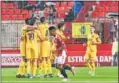  ??  ?? SUSPENDIDO. La lluvia no permitió que se reanudase el partido cuando el Alcorcón ganaba 0-3 al Nàstic.