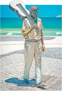  ?? ROBERTO FLORES ?? Estatua de Jobim en Ipanema.