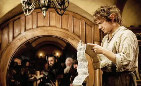  ?? Ansa ?? Il Signore degli Anelli Tra la corrispond­enza, anche i tanti scambi con gli editori delle sue opere. Accanto, Martin Freeman nel ruolo di Bilbo nel film cult