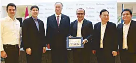  ??  ?? (From left) Tim Hortons Internatio­nal VP Anthony Pagano, TH Coffee Services Philippine­s Corp. president and CEO Enrique Yap Jr., former Canadian Ambassador to the Philippine­s Neil Reeder, Tim Hortons president Elias Diaz Sese, TH Coffee Services...