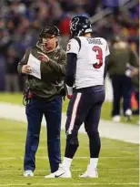  ?? Brett Coomer /Houston Chronicle ?? Texans coach Bill O’Brien and QB Tom Savage have had issues handling basic tasks this season.