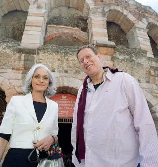  ?? Sartori) (foto ?? Insieme A sinistra il sovrintend­ente Cecilia Gasdia, a destra il maestro Daniel Oren che dirigerà ancora una volta Nabucco