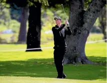  ?? PHOTOS: BW MEDIA ?? A day out from his big moment, New Zealand No 2 Daniel Hillier has his final practice round for the Asia-Pacific Amateur Championsh­ip.