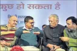  ?? ARVIND YADAV/HT PHOTO ?? Delhi chief minister Arvind Kejriwal, deputy CM Manish Sisodia and other senior leaders of the Aam Aadmi Party during a function to mark three years in office on Wednesday.