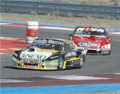  ?? GENTILEZA D. GALLARDO ?? Adelante. Martínez pasó a Rossi a tres vueltas del final. El Gurí fue quinto; Matías, octavo.