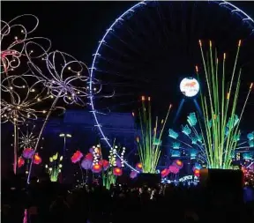  ??  ?? La place Bellecour transformé­e en jardin extraordin­aire.