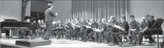  ?? GORDON LAMBIE ?? The Bishop's University Singers rehearsing with conductor Julien Proulx in Bandeen Hall