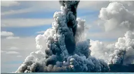  ?? GETTY IMAGES ?? The Hunga-Tonga-Hunga-Ha’apai volcano eruption on January 15 .