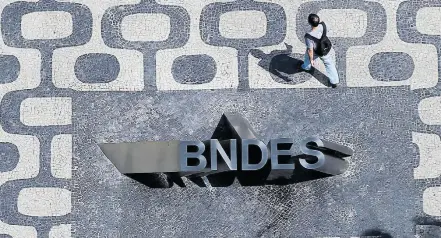  ?? NACHO DOCE/REUTERS–11/1/2017 ?? Em debate. Nas aéreas, BNDES daria injeção de R$ 3 bi para Latam, Gol e Azul, mas formato do socorro ainda é negociado