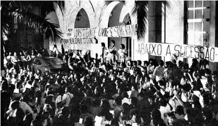  ?? Foto Arquivo PUC ?? Estudantes em ato contra a ditadura na PUC de São Paulo, em 22 de setembro de 1977