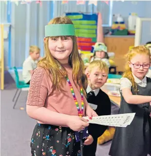  ?? Picture: Mark Jones. ?? Leah MacDonald teaching in the classroom.