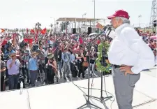  ??  ?? Andrés Manuel López Obrador, candidato de la coalición Juntos Haremos Historia, dijo que ganará la Presidenci­a con 30 millones de votos.