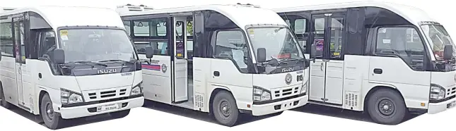  ??  ?? Modernizat­ion New units of jeepneys in Bulacan under the LTFRB’s modernizat­ion program are rarin’ to go.