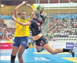  ??  ?? EMOCIÓN. El mejor balonmano femenino, todos los viernes en TDP.