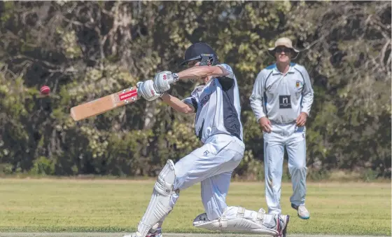  ?? Photo: Nev Madsen ?? STANDING TALL: Harry Mieklejohn (pictured for Southern Districts) played a leading role for Toowoomba against Warwick.