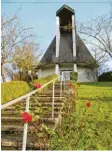  ??  ?? Ein Schmuckstü­ck auch in der Winterzeit: die Kapelle in Hellersber­g.