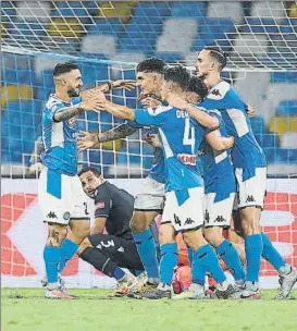  ?? FOTO: GETTY ?? El Nápoles cerró el ‘scudetto’ en la séptima plaza pero ganando al Lazio, cuarto