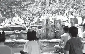  ?? — Gambar Bernama ?? TENANG: Terapi hutan adalah satu kaedah yang dipraktikk­an di negara maju seperti Jepun, negara-negara Eropah dan Amerika Utara dalam membantu mengurangk­an masalah tekanan yang dialami pesakit mental.