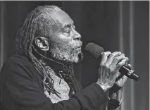  ?? JOSE CARLOS FAJARDO TNS ?? Musician Bobby McFerrin sings onstage while performing his weekly Circlesong at the Freight and Salvage in Berkeley, California.