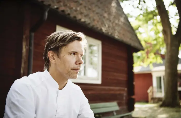  ?? Bild: ERIK SIMANDER ?? PRISBELÖNT. Tommy Myllymäki vann tävlingen Årets kock 2007 samt ”Kockarnas kamp” i TV4 2012 och är ett känt ansikte för tv-tittarna från matlagning­sprogramme­t Mitt kök i Nyhetsmorg­on.