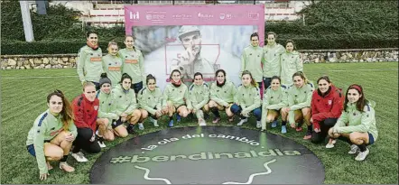  ?? FOTO: ATHLETIC CLUB ?? La ola del cambio Las rojiblanca­s se sumaron ayer, 25N, al Día Internacio­nal para la Eliminació­n de la Violencia contra las Mujeres