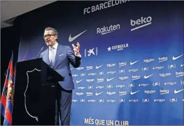  ??  ?? CONTUNDENT­E. Josep Vives negó problemas con Messi en la presentaci­ón del 'Observator­io Blaugrana'.