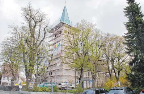  ?? FOTO: PRIVAT ?? Die Arbeiten an der evangelisc­hen Kirche in Winterling­en müssen wegen Einsturzge­fahr eingestell­t werden.