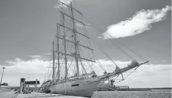  ?? AUTORIDAD PORTUARIA DE ALMERÍA ?? ‘Star Clipper’, el lujoso crucero en velero de cuatro mástiles.