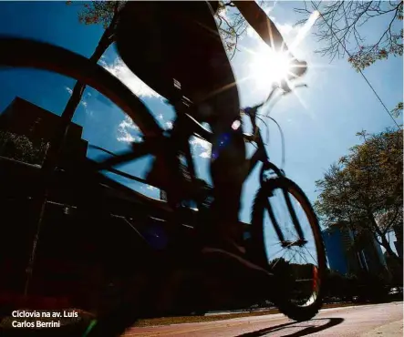  ?? Emiliano Capozoli/Estúdio Folha ?? Ciclovia na av. Luís Carlos Berrini