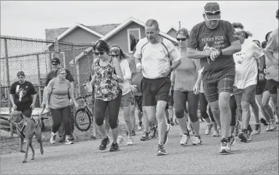  ?? CAPE BRETON POST/NIKKI SULLIVAN ?? Runners start the 37th annual Terry Fox Run for cancer research on September 17, 2017 outside the Northern Yacht Club. The run, organized by the North Sydney Terry Fox Committee, will take place this year on Sunday, September 16, leaving the Northern Yacht Club at 9:30 a.m.