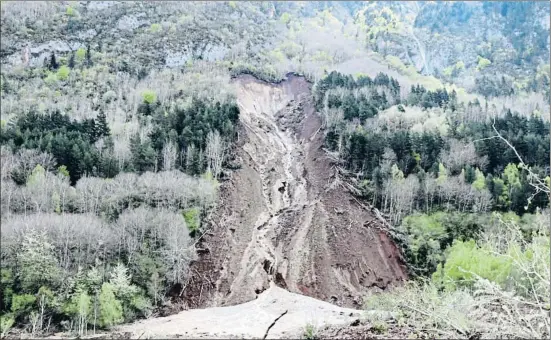  ?? CONSELH GENERAU D'ARAN / ACN ?? Un desprenime­nt que hi va haver fa uns mesos ha provocat la contaminac­ió de la Garona