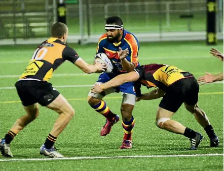  ?? PHOTO: PETER MCDONALD ?? Tawa second-five Vili Dakunimata in action during last Wednesday’s loss to Upper Hutt.