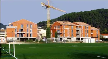  ?? (Photo R. L.) ?? Les travaux, vus depuis le stade Murat. Livraison prévue au e semestre .