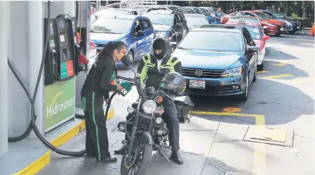  ?? |AP ?? La situación crítica obligó al gobierno azteca a enviar militares a la región del robo de la gasolina.