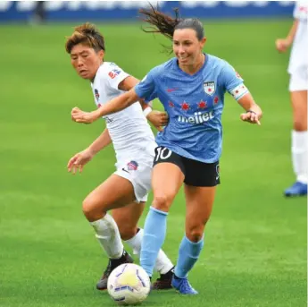  ?? ISI PHOTOS ?? Red Stars midfielder Vanessa DiBernardo takes possession Saturday at SeatGeek Stadium.