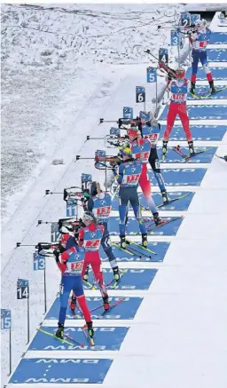  ?? FOTO: MARTIN SCHUTT/DPA-TMN ?? Oberhof ist bekannt für den jährlich stattfinde­nden Biathlon-Weltcup in der Arena am Rennsteig.