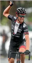  ??  ?? IsoWhey Sports SwissWelln­ess rider Tim Roe celebrates his win on the first stage of the New Zealand Cycle Classic on Sunday.