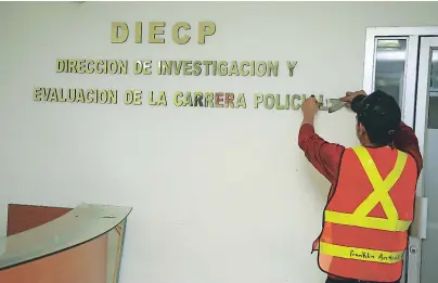  ??  ?? REMODELACI­ÓN. La nueva entidad de asuntos internos de la Policía comenzará a operar en el edificio donde funcionó la desapareci­da DIECP.