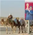  ?? Foto: imago ?? Die WM mittels Bestechung­sgeldern ge kauft – und die Kamele in Katar ziehen weiter.