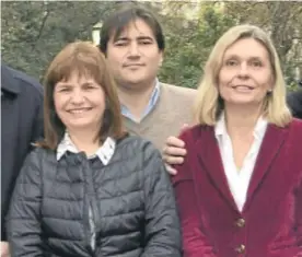  ??  ?? Sonrisas. Diputadas del PRO Bullrich y Schmidt-Liermann, en un acto.