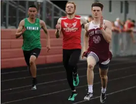  ?? PILOT FILE PHOTO/RUDY MARQUEZ ?? CMA’S George Bourdier (far right) won the 200m dash at last year’s sectional.