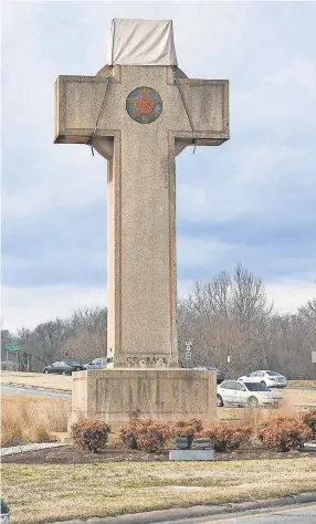  ?? JACK GRUBER/USA TODAY ?? The Supreme Court will consider the World War I memorial in Bladensbur­g, Md.