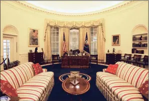  ?? (Photo courtesy of Clinton Foundation) ?? The Clinton Presidenti­al Library has a full size replica of Bill Clinton’s Oval Office featuring the drapes and rug that President Joseph Biden chose to reuse in his office.
