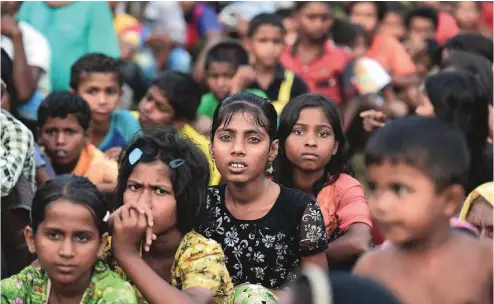  ?? MUNIR UZ ZAMAN AGENCE FRANCE-PRESSE ?? Selon l’ONU, environ 270 000 Rohingyas ont fui depuis deux semaines le Myanmar pour tenter de se réfugier au Bangladesh voisin.