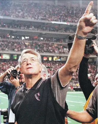  ?? GETTY IMAGES ?? The stress of coaching an NFL team can take a toll on your health. Former Falcons head coach Dan Reeves underwent quadruple heart-bypass surgery just weeks before his team played in the 1999 Super Bowl.