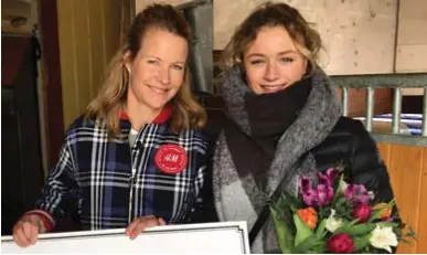  ?? FOTO: LOTTEN ENGBOM ?? BESÖK. Malin Baryard-Johnsson överraskad­e Cora Hirn hemma i Danderyd.