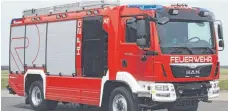  ?? FOTO: ROSENBAUER ?? So ähnlich wird das neue Feuerwehrf­ahrzeug aussehen: Das Fahrgestel­l kommt von MAN, der Aufbau von der Firma Rosenbauer.