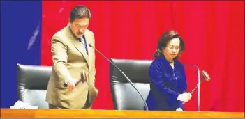  ?? Rappler photo) (Jire Carreon/ ?? Senate President Vicente Sotto III and Speaker Gloria Macapagal Arroyo preside the joint session on President Rodrigo's request for another extension of martial law in Mindanao.