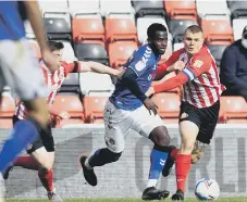  ??  ?? Max Power gets hands on with a Charlton player.