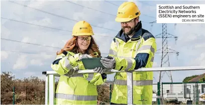  ?? DEAN WHITING ?? Scottish and Southern Electricit­y Networks (SSEN) engineers on site